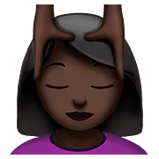 💆🏿‍♀️ Emoji Frau, die eine Kopfmassage bekommt: dunkle Hautfarbe Apple iOS 10.0.