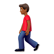 🚶🏾 Emoji Pessoa Andando: Pele Morena Escura na Apple iOS 10.2.