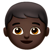 👦🏿 Emoji Niño: Tono De Piel Oscuro en Apple iOS 10.3.