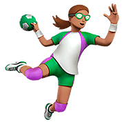 Émoji 🤾🏽‍♀️ Handballeuse : Peau Légèrement Mate sur Apple iOS 10.3.