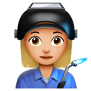 Emoji 👩🏼‍🏭 Operaia: Carnagione Abbastanza Chiara su Apple iOS 11.2.