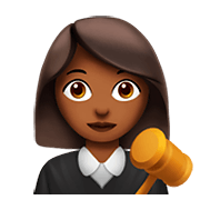 👩🏾‍⚖️ Emoji Juíza: Pele Morena Escura na Apple iOS 11.2.