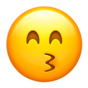 😙 Emoji Rosto Beijando Com Olhos Sorridentes na Apple iOS 11.2.