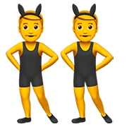 Emoji 👯‍♂️ Uomini Con Orecchie Da Coniglio su Apple iOS 11.2.