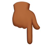 👇🏾 Emoji Dorso Da Mão Com Dedo Indicador Apontando Para Baixo: Pele Morena Escura na Apple iOS 11.2.