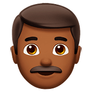 Emoji 👨🏾 Uomo: Carnagione Abbastanza Scura su Apple iOS 11.3.