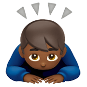 🙇🏾‍♂️ Emoji Homem Fazendo Reverência: Pele Morena Escura na Apple iOS 12.1.