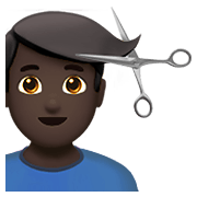 Émoji 💇🏿‍♂️ Homme Qui Se Fait Couper Les Cheveux : Peau Foncée sur Apple iOS 12.1.