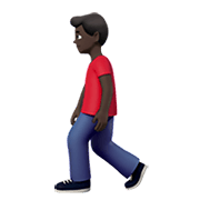 Emoji 🚶🏿‍♂️ Uomo Che Cammina: Carnagione Scura su Apple iOS 12.1.