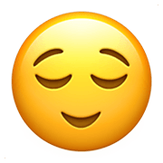 Emoji 😌 Faccina Sollevata su Apple iOS 12.1.