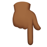 Emoji 👇🏾 Indice Abbassato: Carnagione Abbastanza Scura su Apple iOS 12.1.