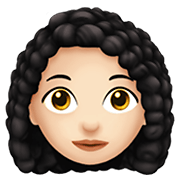 👩🏻‍🦱 Emoji Frau: helle Hautfarbe, lockiges Haar Apple iOS 12.1.
