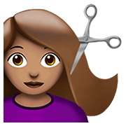 💇🏽‍♀️ Emoji Mulher Cortando O Cabelo: Pele Morena na Apple iOS 12.1.