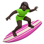 🏄🏿‍♀️ Emoji Mujer Haciendo Surf: Tono De Piel Oscuro en Apple iOS 12.1.