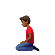 Emoji 🧎🏾‍♂️ Uomo Inginocchiato: Carnagione Abbastanza Scura su Apple iOS 13.2.