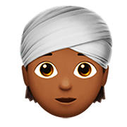 👳🏾 Emoji Pessoa Com Turbante: Pele Morena Escura na Apple iOS 13.2.