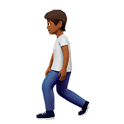 🚶🏾 Emoji Pessoa Andando: Pele Morena Escura na Apple iOS 13.2.