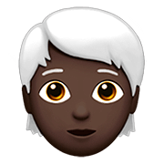 🧑🏿‍🦳 Emoji Erwachsener: dunkle Hautfarbe, weißes Haar Apple iOS 13.2.