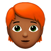 🧑🏾‍🦰 Emoji Erwachsener: mitteldunkle Hautfarbe, rotes Haar Apple iOS 13.2.