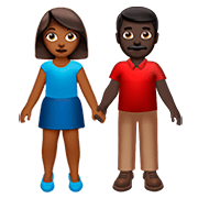 👩🏾‍🤝‍👨🏿 Emoji Mann und Frau halten Hände: mitteldunkle Hautfarbe, dunkle Hautfarbe Apple iOS 13.2.
