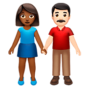 👩🏾‍🤝‍👨🏻 Emoji Mann und Frau halten Hände: mitteldunkle Hautfarbe, helle Hautfarbe Apple iOS 13.2.