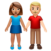 Émoji 👩🏽‍🤝‍👨🏼 Femme Et Homme Se Tenant La Main : Peau Légèrement Mate Et Peau Moyennement Claire sur Apple iOS 13.2.