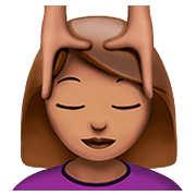 💆🏽‍♀️ Emoji Mulher Recebendo Massagem Facial: Pele Morena na Apple iOS 13.2.