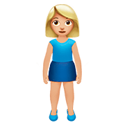 🧍🏼‍♀️ Emoji Mujer De Pie: Tono De Piel Claro Medio en Apple iOS 13.2.