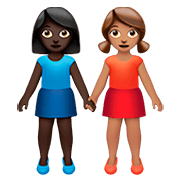 Emoji 👩🏿‍🤝‍👩🏽 Due Donne Che Si Tengono Per Mano: Carnagione Scura E Carnagione Olivastra su Apple iOS 13.2.