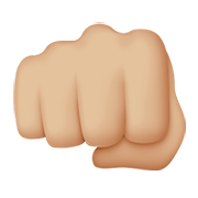 Emoji 👊🏼 Pugno Chiuso: Carnagione Abbastanza Chiara su Apple iOS 13.3.