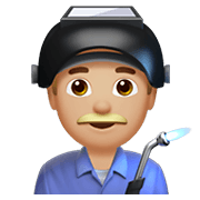 👨🏼‍🏭 Emoji Operario: Tono De Piel Claro Medio en Apple iOS 13.3.