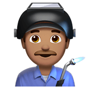 👨🏽‍🏭 Emoji Fabrikarbeiter: mittlere Hautfarbe Apple iOS 13.3.