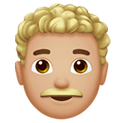 👨🏼‍🦱 Emoji Mann: mittelhelle Hautfarbe, lockiges Haar Apple iOS 13.3.