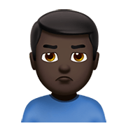 🙎🏿‍♂️ Emoji Hombre Haciendo Pucheros: Tono De Piel Oscuro en Apple iOS 13.3.
