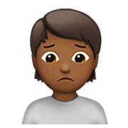 🙍🏾 Emoji missmutige Person: mitteldunkle Hautfarbe Apple iOS 13.3.