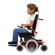 🧑🏽‍🦼 Emoji Person in motorisiertem Rollstuhl: mittlere Hautfarbe Apple iOS 13.3.