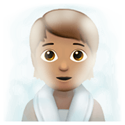Emoji 🧖🏽 Persona In Sauna: Carnagione Olivastra su Apple iOS 13.3.