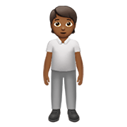 🧍🏾 Emoji Persona De Pie: Tono De Piel Oscuro Medio en Apple iOS 13.3.
