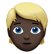 👱🏿 Emoji Persona Adulta Rubia: Tono De Piel Oscuro en Apple iOS 13.3.