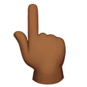 👆🏾 Emoji Dorso Da Mão Com Dedo Indicador Apontando Para Cima: Pele Morena Escura na Apple iOS 13.3.