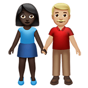 👩🏿‍🤝‍👨🏼 Emoji Mujer Y Hombre De La Mano: Tono De Piel Oscuro Y Tono De Piel Claro Medio en Apple iOS 13.3.