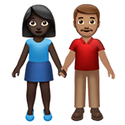 👩🏿‍🤝‍👨🏽 Emoji Mann und Frau halten Hände: dunkle Hautfarbe, mittlere Hautfarbe Apple iOS 13.3.