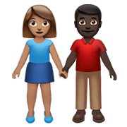 Emoji 👩🏽‍🤝‍👨🏿 Uomo E Donna Che Si Tengono Per Mano: Carnagione Olivastra E Carnagione Scura su Apple iOS 13.3.
