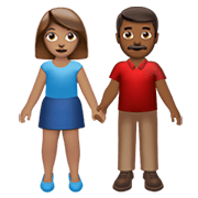 Émoji 👩🏽‍🤝‍👨🏾 Femme Et Homme Se Tenant La Main : Peau Légèrement Mate Et Peau Mate sur Apple iOS 13.3.