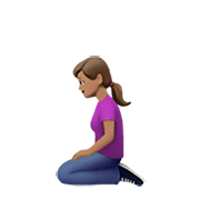 Emoji 🧎🏽‍♀️ Donna Inginocchiata: Carnagione Olivastra su Apple iOS 13.3.