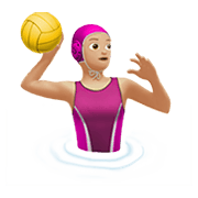 🤽🏼‍♀️ Emoji Mujer Jugando Al Waterpolo: Tono De Piel Claro Medio en Apple iOS 13.3.