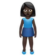 🧍🏿‍♀️ Emoji Mujer De Pie: Tono De Piel Oscuro en Apple iOS 13.3.