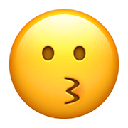 Emoji 😗 Faccina Che Bacia su Apple iOS 14.2.