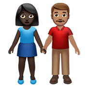 Emoji 👩🏿‍🤝‍👨🏽 Uomo E Donna Che Si Tengono Per Mano: Carnagione Scura E Carnagione Olivastra su Apple iOS 14.2.
