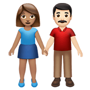 👩🏽‍🤝‍👨🏻 Emoji Mann und Frau halten Hände: mittlere Hautfarbe, helle Hautfarbe Apple iOS 14.2.